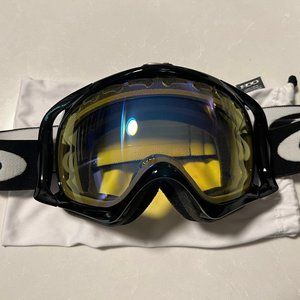 Oakley Crowbar Ski Snowboard Goggles Black / Yellow lens